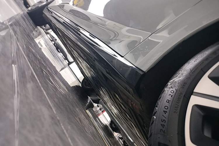 Used Nio ET5T 2025 75 kWh Touring Right Side Sill