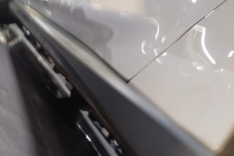 Used Nio ET5T 2025 Model Champion Commemorative Edition, 100kWh Touring Right Side Sill
