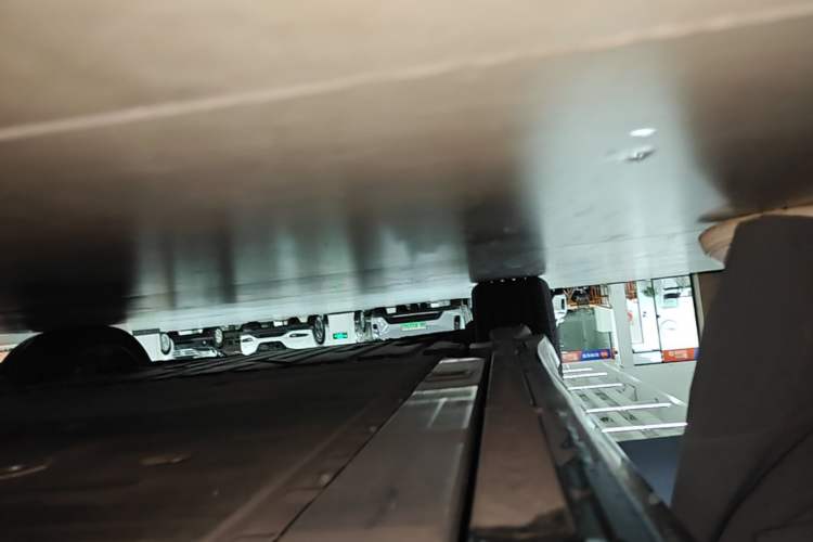 Used Nio ET5T 2025 75 kWh Touring Right Side Sill
