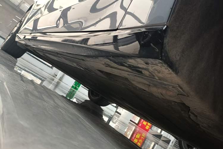 Used Nio ET5T 2025 75 kWh Touring Right Side Sill