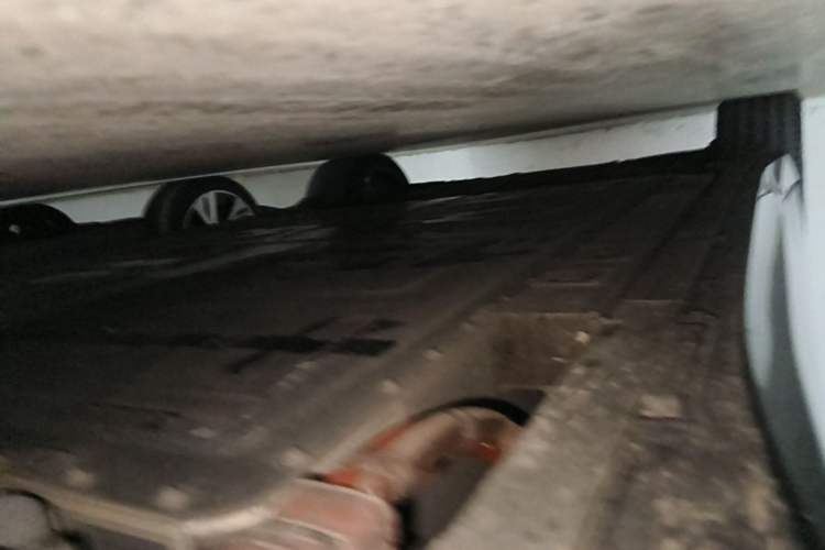 Used Nio ET5T 2025 75 kWh Touring Right Side Sill