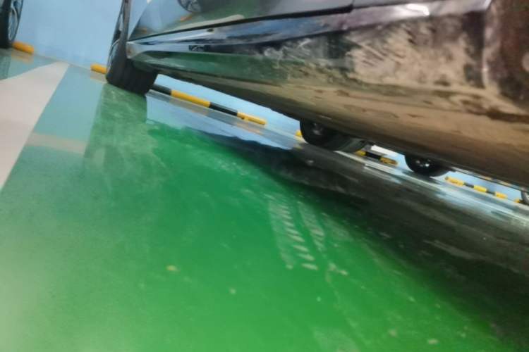 Used Nio ET5T 2025 75 kWh Touring Right Side Sill