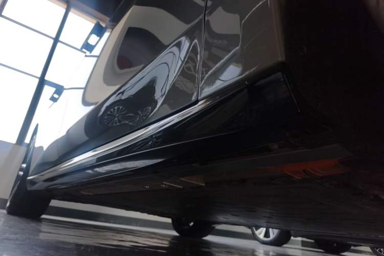 Used Nio ET5T 2025 Model Champion Commemorative Edition, 100kWh Touring Right Side Sill