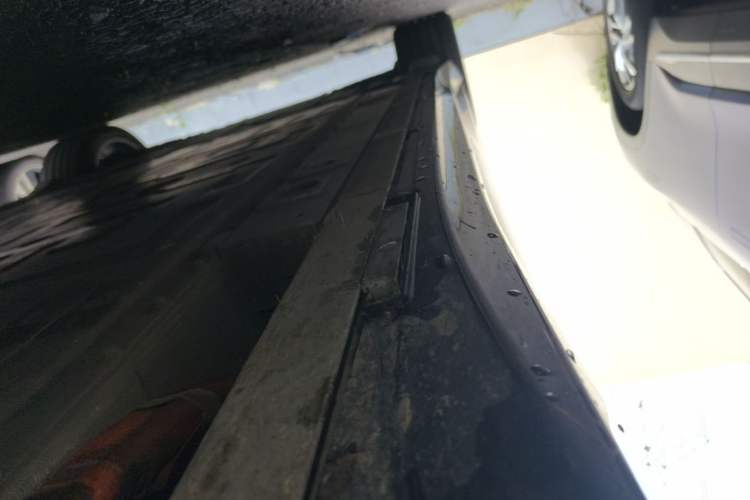 Used Nio ET5T 2025 75 kWh Touring Right Side Sill