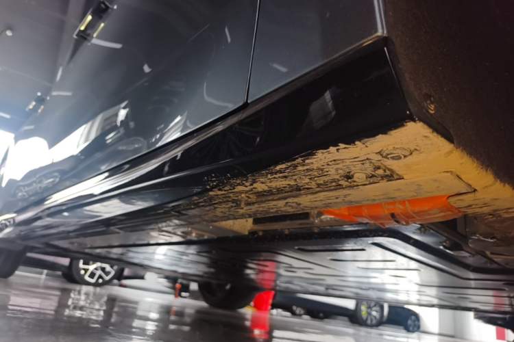 Used Nio ET5T 2025 Model Champion Commemorative Edition, 75kWh Touring Right Side Sill
