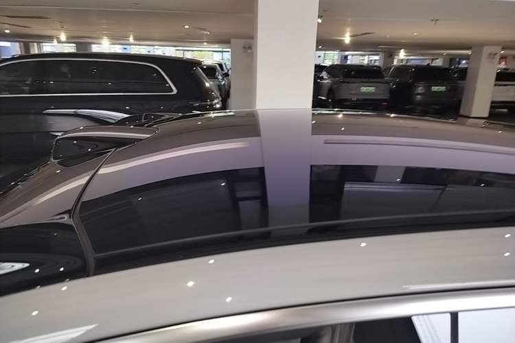 Used Nio ET5T 2025 75 kWh Touring Roof
