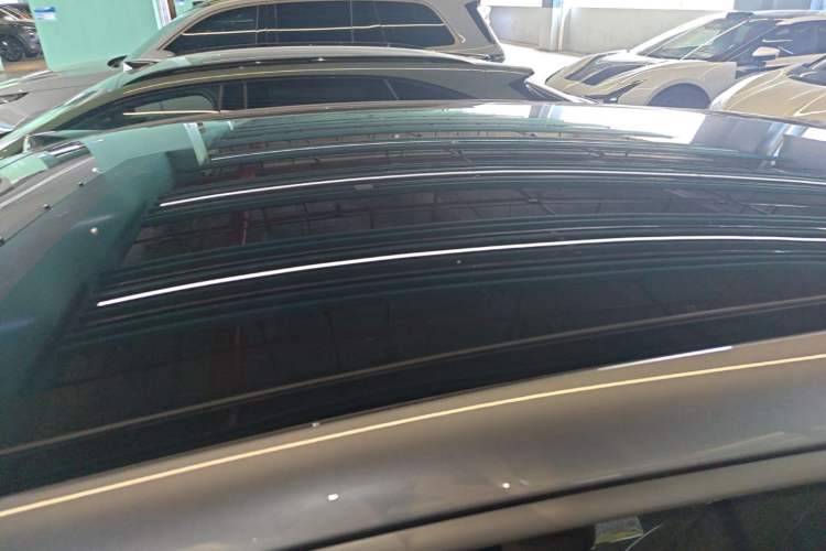 Used Nio ET5T 2025 75 kWh Touring Roof