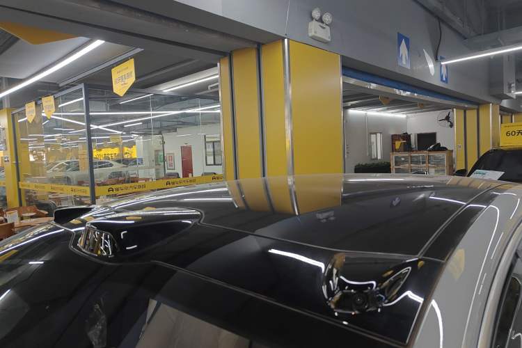 Used Nio ET5T 2025 75 kWh Touring Roof