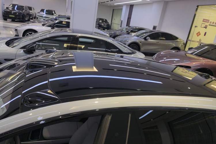 Used Nio ET5T 2025 75 kWh Touring Roof
