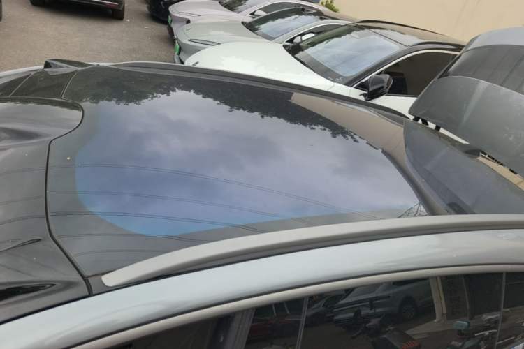 Used Nio ET5T 2025 75 kWh Touring Roof