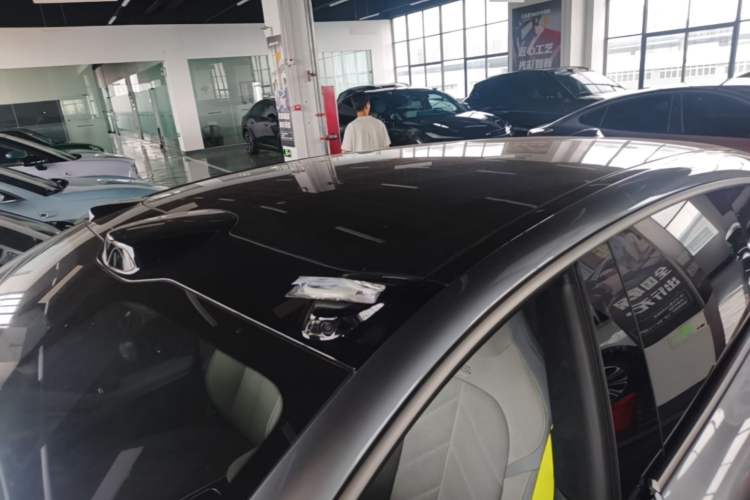 Used Nio ET5T 2025 Model Champion Commemorative Edition, 75kWh Touring Roof