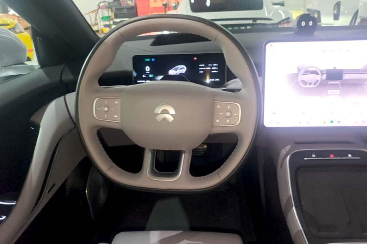 Used Nio ET5T 2025 75 kWh Touring Steering Wheel