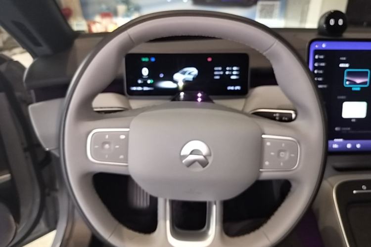 Used Nio ET5T 2025 75 kWh Touring Steering Wheel