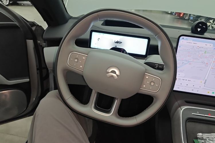 Used Nio ET5T 2025 75 kWh Touring Steering Wheel