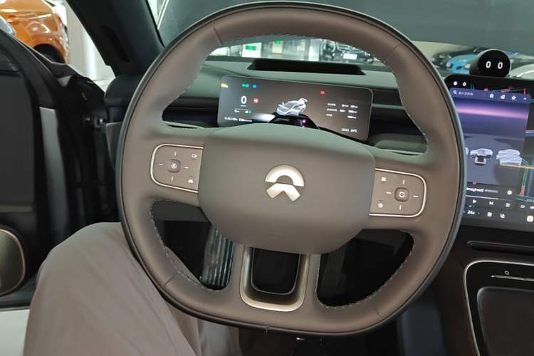 Used Nio ET5T 2025 75 kWh Touring Steering Wheel