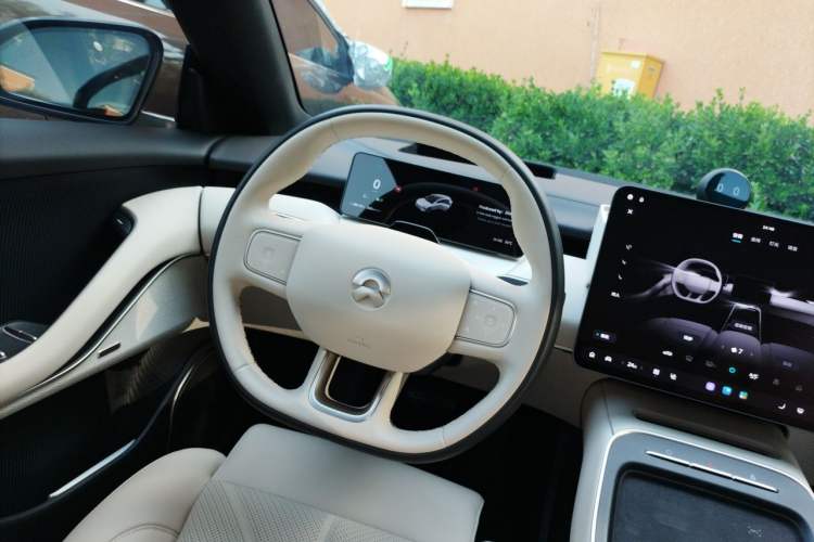 Used Nio ET5T 2025 75 kWh Touring Steering Wheel