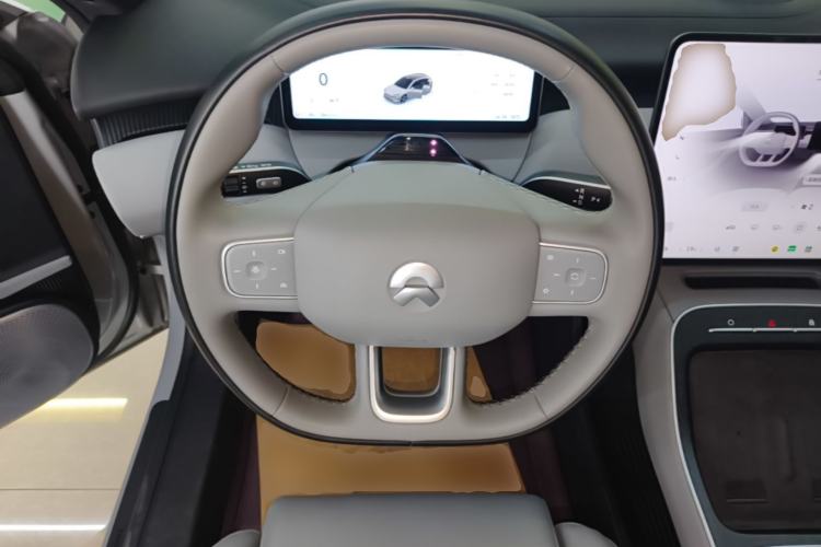 Used Nio ET5T 2025 75 kWh Touring Steering Wheel