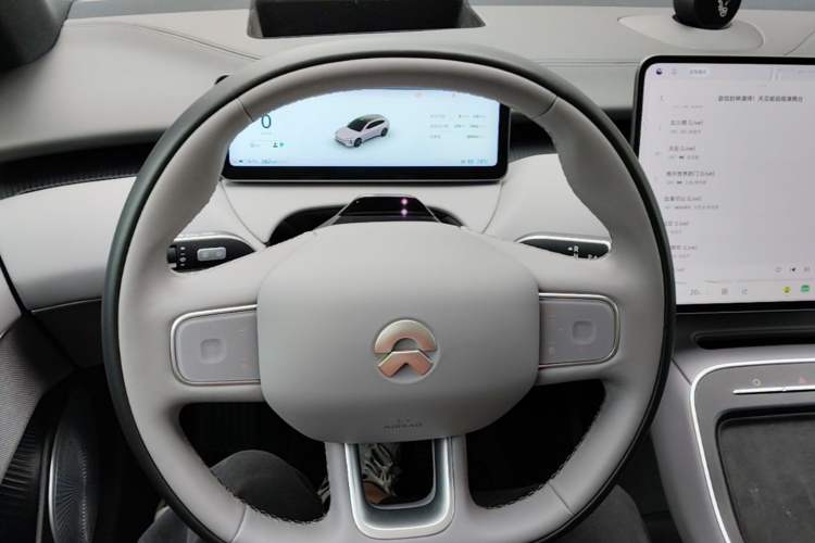 Used Nio ET5T 2025 75 kWh Touring Steering Wheel