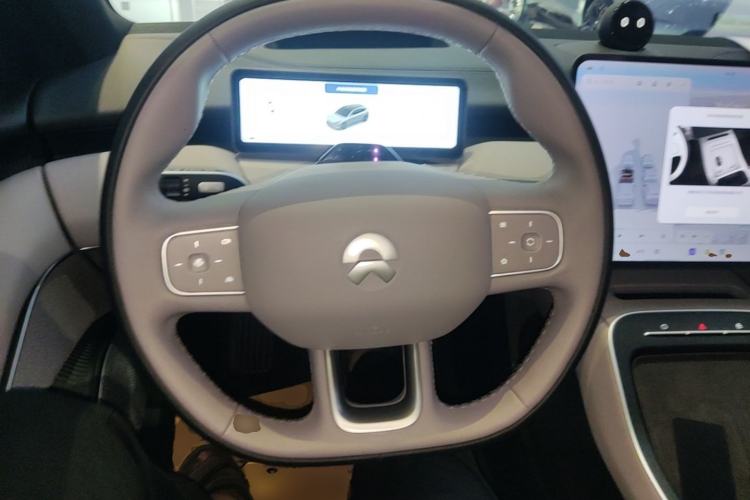 Used Nio ET5T 2025 75 kWh Touring Steering Wheel