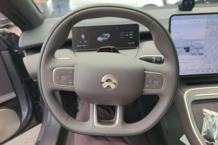 Used Nio ET5T 2025 75 kWh Touring Steering Wheel