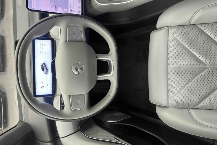 Used Nio ET5T 2025 75 kWh Touring Steering Wheel
