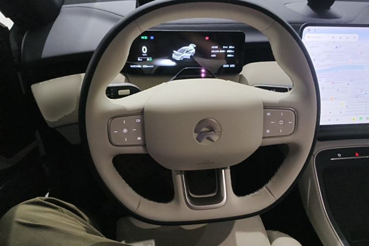 Used Nio ET5T 2025 75 kWh Touring Steering Wheel