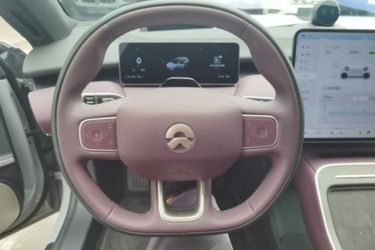 Used Nio ET5T 2025 75 kWh Touring Steering Wheel