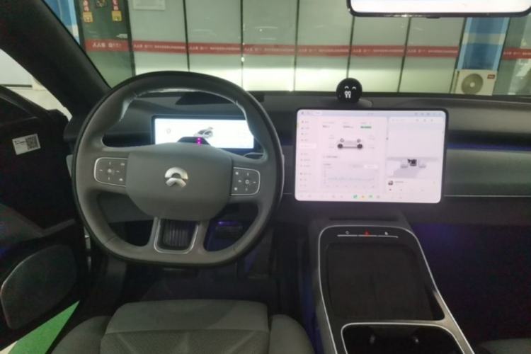 Used Nio ET5T 2025 75 kWh Touring Steering Wheel