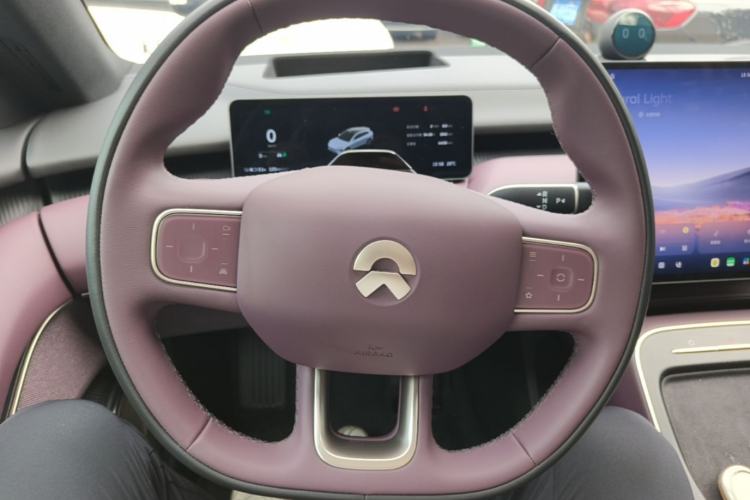 Used Nio ET5T 2025 75 kWh Touring Steering Wheel