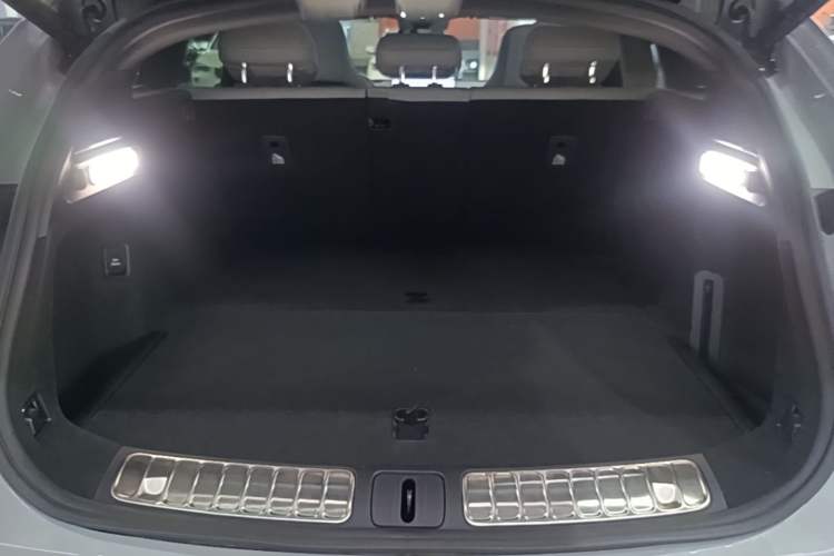 Used Nio ET5T 2025 75 kWh Touring Trunk