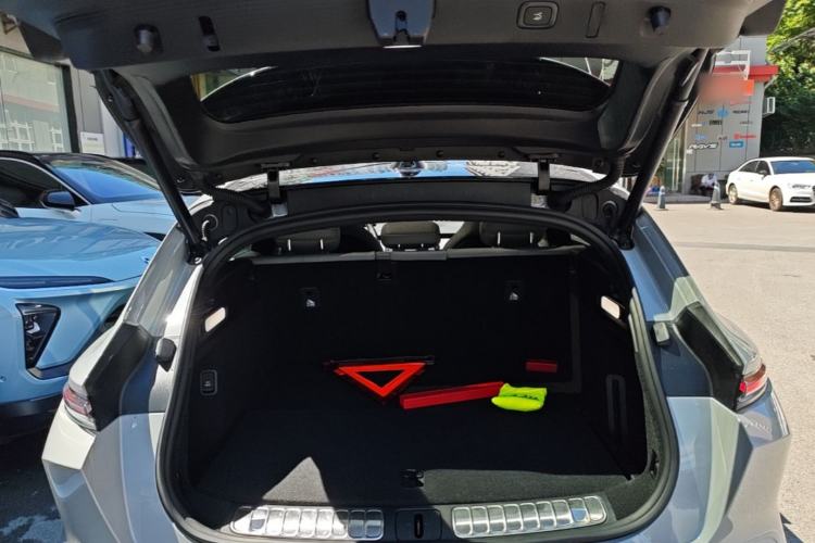 Used Nio ET5T 2025 75 kWh Touring Trunk