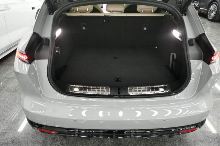 Used Nio ET5T 2025 75 kWh Touring Trunk