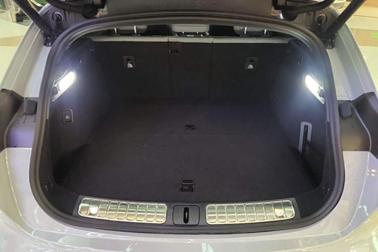 Used Nio ET5T 2025 75 kWh Touring Trunk