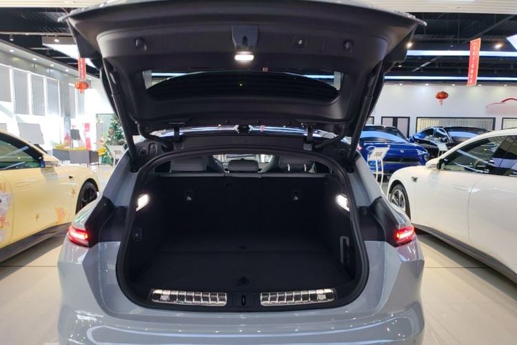 Used Nio ET5T 2025 75 kWh Touring Trunk