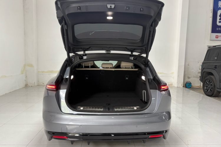 Used Nio ET5T 2025 75 kWh Touring Trunk