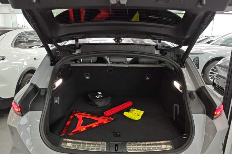 Used Nio ET5T 2025 75 kWh Touring Trunk