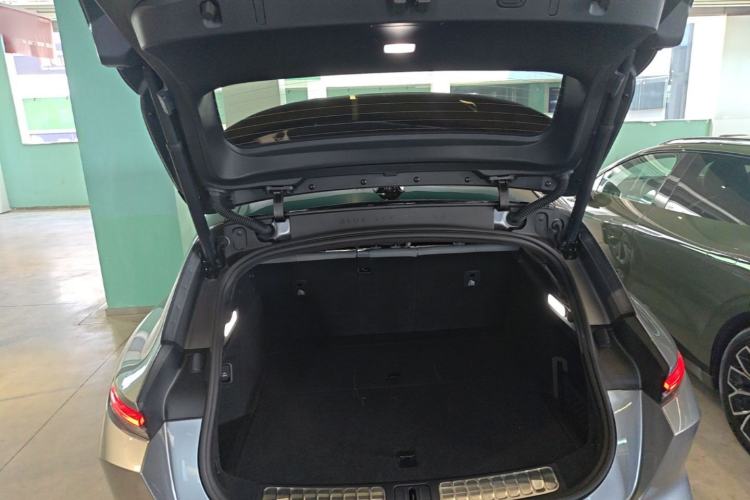 Used Nio ET5T 2025 75 kWh Touring Trunk