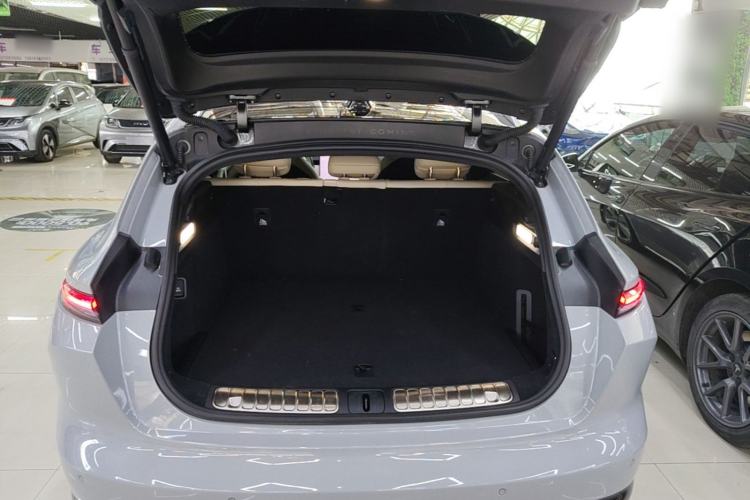 Used Nio ET5T 2025 75 kWh Touring Trunk