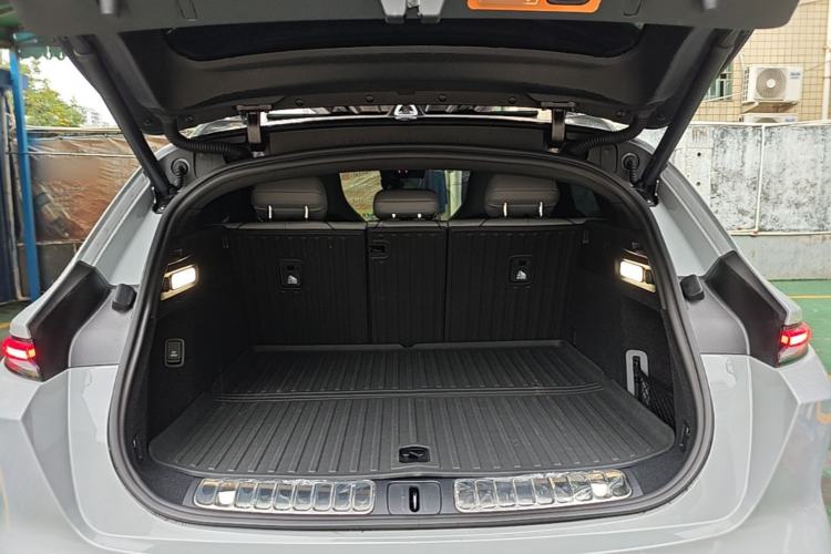 Used Nio ET5T 2025 75 kWh Touring Trunk