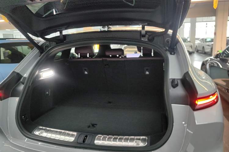 Used Nio ET5T 2025 75 kWh Touring Trunk