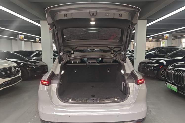 Used Nio ET5T 2025 75 kWh Touring Trunk