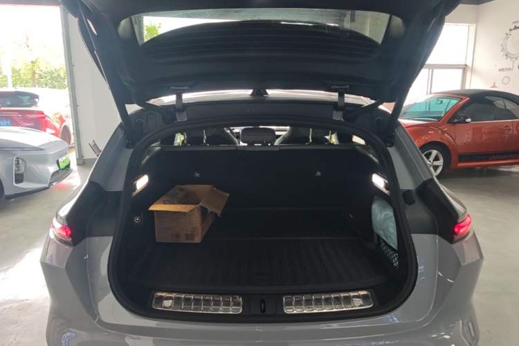Used Nio ET5T 2025 Model Champion Commemorative Edition, 75kWh Touring Trunk