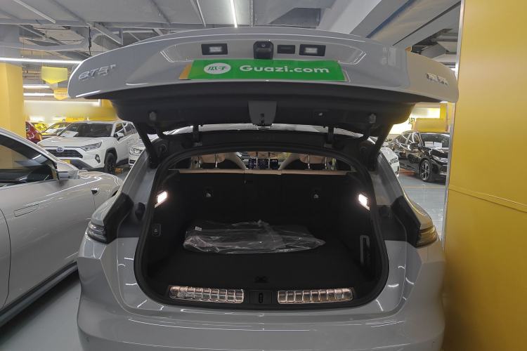 Used Nio ET5T 2025 75 kWh Touring Trunk