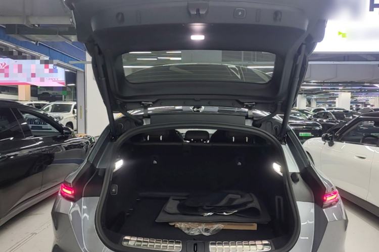 Used Nio ET5T 2025 75 kWh Touring Trunk