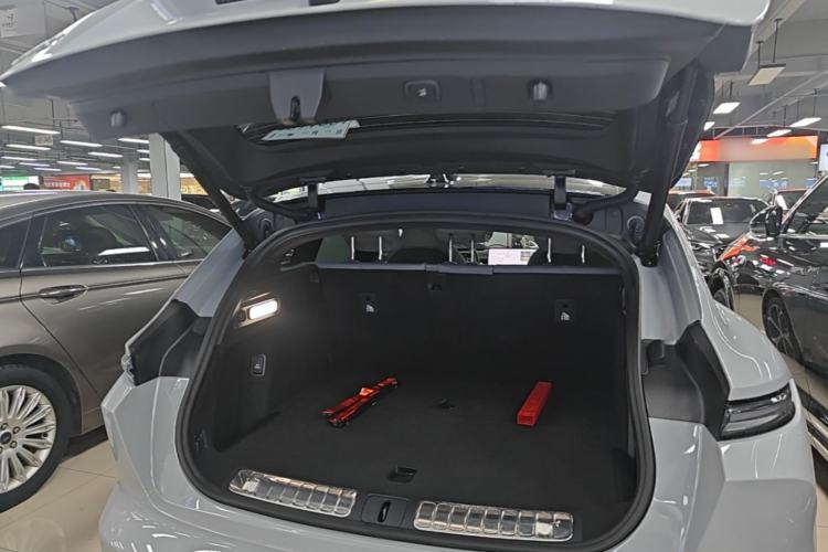 Used Nio ET5T 2025 75 kWh Touring Trunk