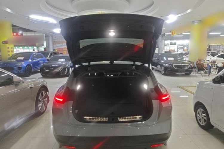 Used Nio ET5T 2025 75 kWh Touring Trunk