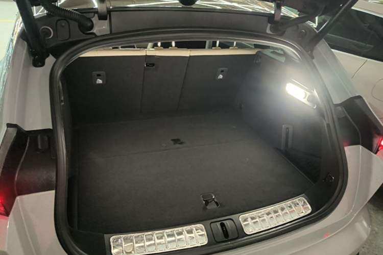 Used Nio ET5T 2025 75 kWh Touring Trunk