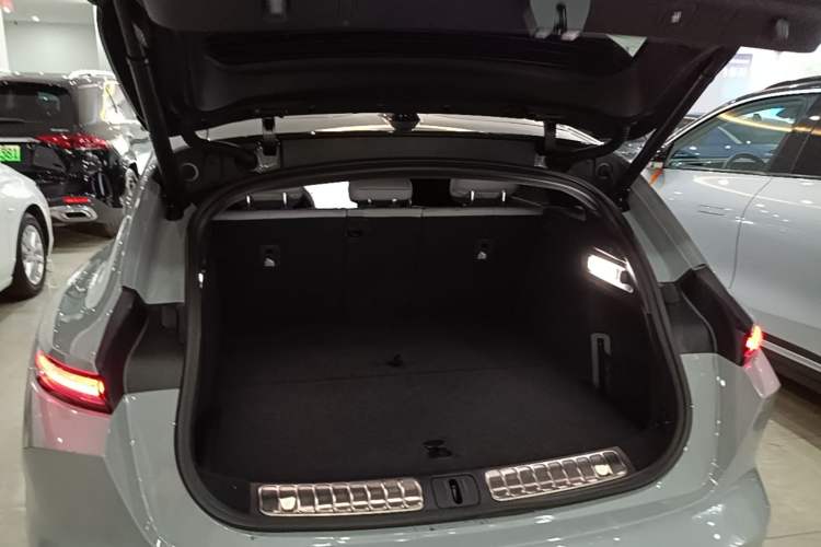 Used Nio ET5T 2025 75 kWh Touring Trunk