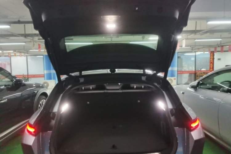 Used Nio ET5T 2025 75 kWh Touring Trunk