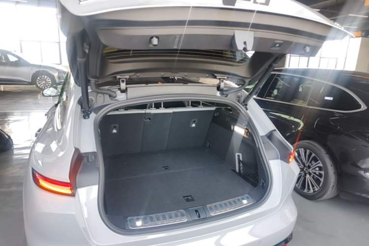 Used Nio ET5T 2025 Model Champion Commemorative Edition, 100kWh Touring Trunk